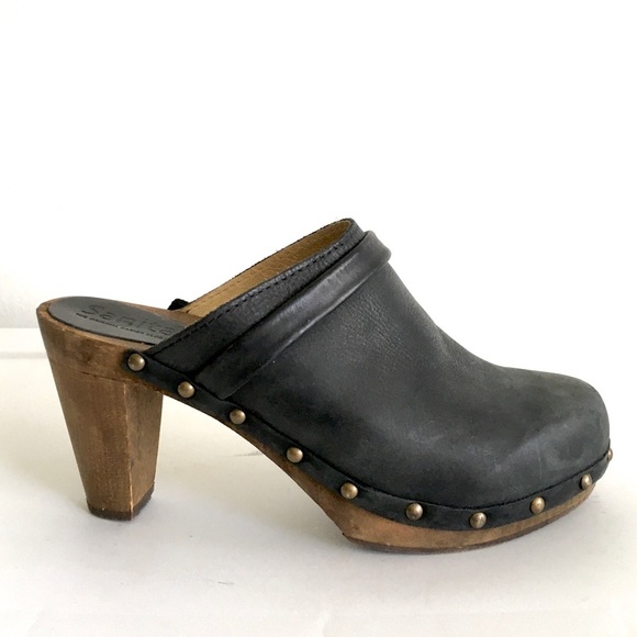 SANITA Danish Clogs Black Leather
Wood Foot Bed 8 - Picture 2 of 10